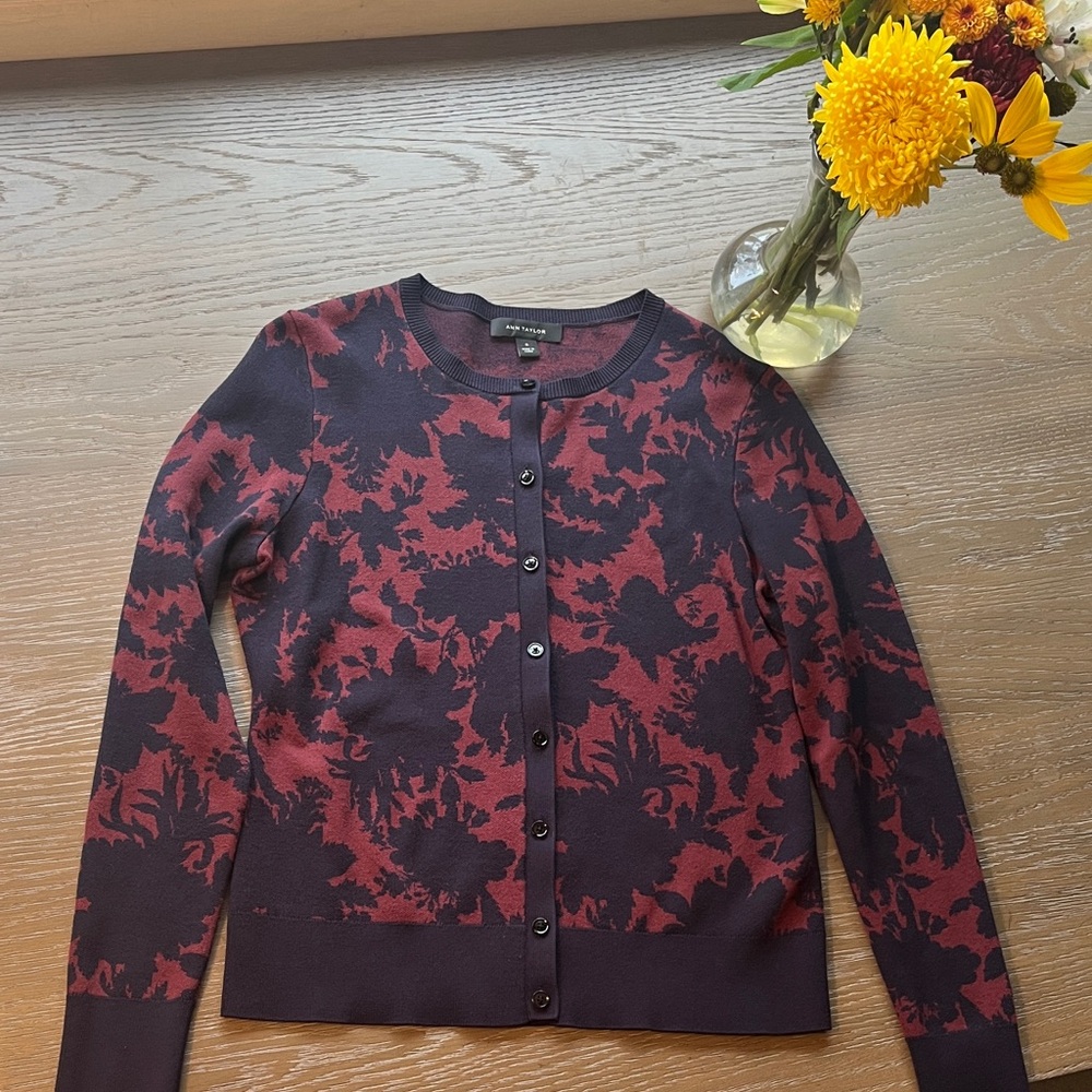 Floral Patterned Cardigan Sweater - Red and navy